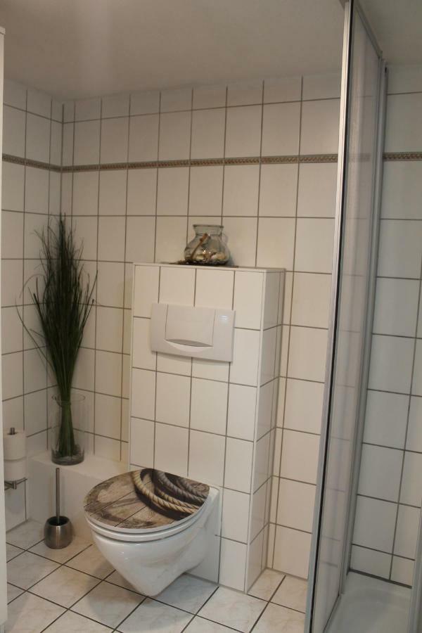 Lutzi'S Ferienwohnung 罗斯托克 外观 照片